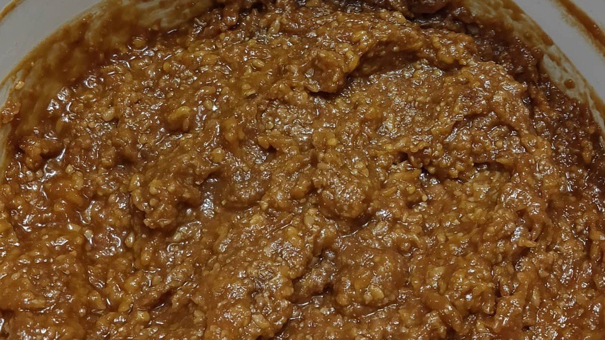 記事を読んでビックリ 味噌の材料って 大豆 塩 米糀 味噌汁１杯の塩分なんて 少し 味噌の効果を考えると 積極的に摂ることをオススメしたい 味噌汁は高血圧を予防する にします こうじやの Sakura Note