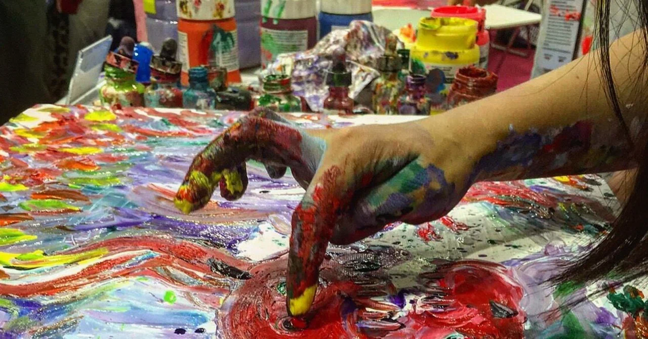 絵に情熱を注ぎ、絵に救われて世界がどんどん広がっていった話
