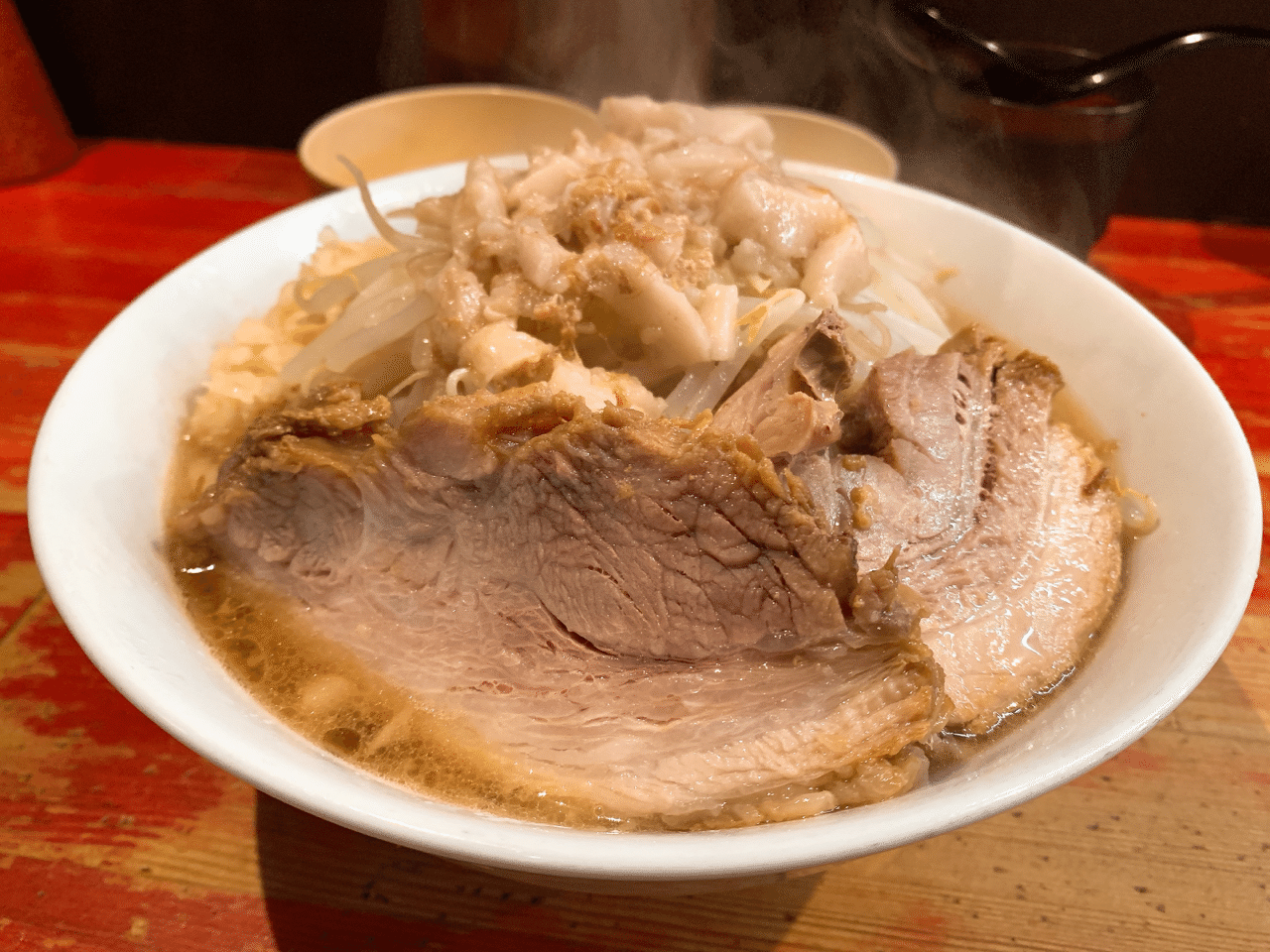 ラーメン二郎 らーめんじろう 会津若松駅前店 福島県会津若松市駅前町６ ３１ 会津若松駅 小ラーメンニンニクアブラ 豚が超巨大 麺はプリパツワシワシ麺 スープはド乳化スープ かなり旨い 黒 サウナージロリアン Note