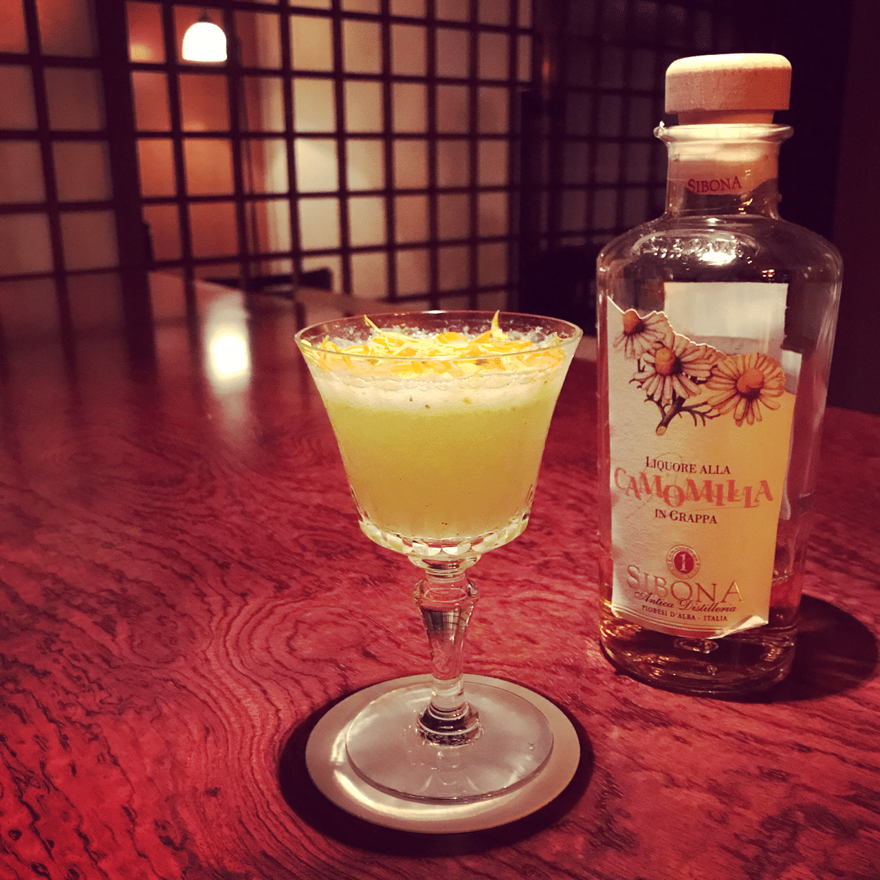 菊花とカモミールのカクテル 喫酒幾星 Bar Ixey Note