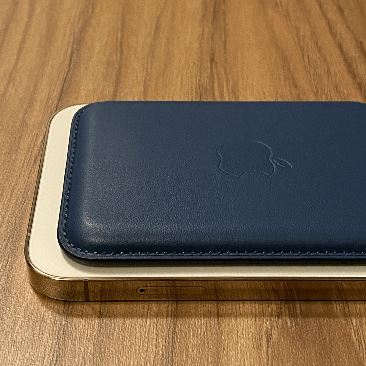 楽天市場】Apple アップル 純正 MagSafe対応 iPhone レザー