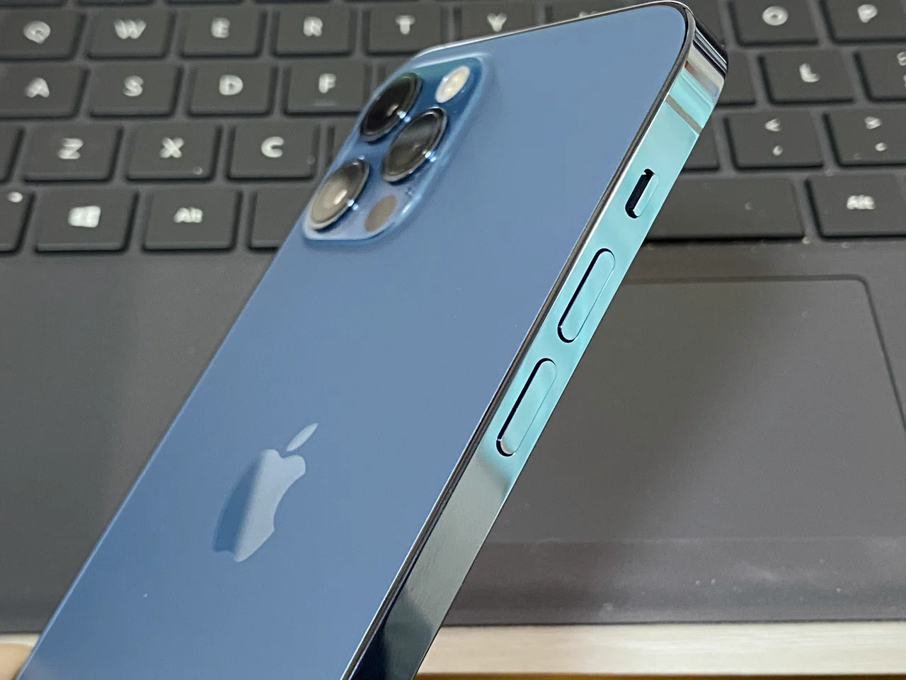 整備済み品 超美品 iPhone12Pro 256GB パシフィックブルー SIMフリー 