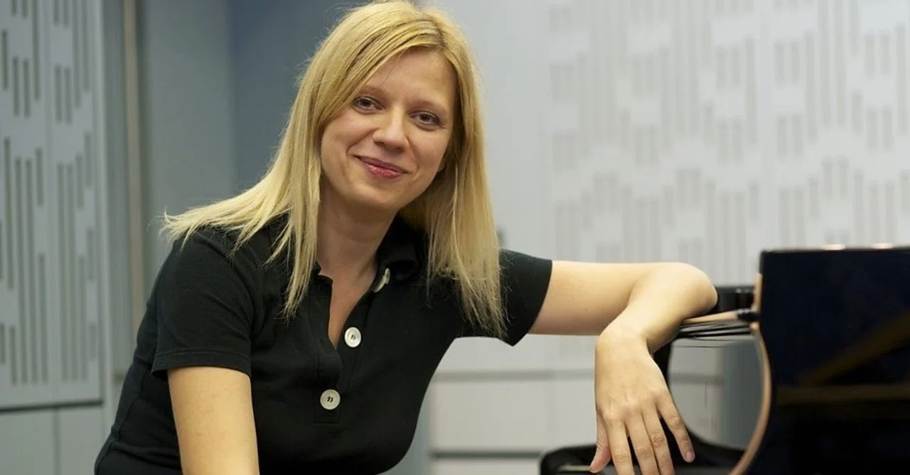 Valentina Lisitsa, She who plays on the street piano is full of