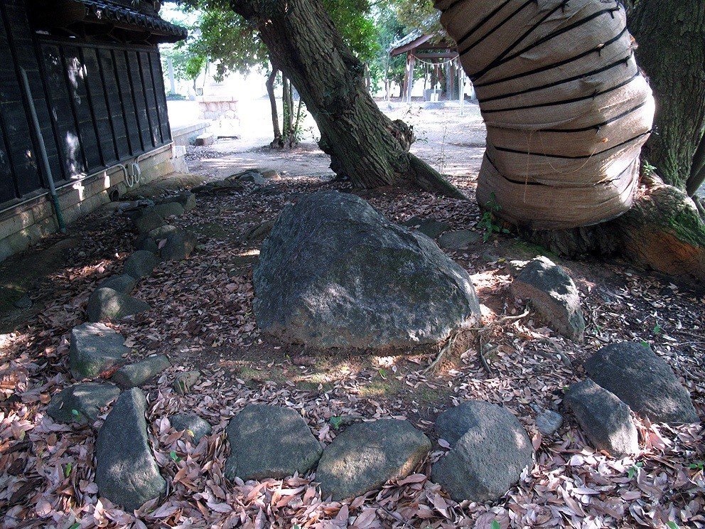 2築地町　熊野神社磐座