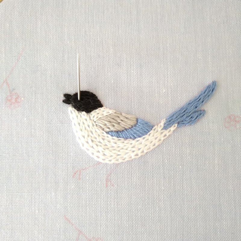 オナガの刺繍図案 ステップ5 オナガの刺繍仕上げ Apostrophe S 刺繍雑貨作家 Note