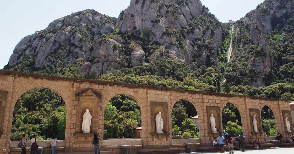 バルセロナ北部 岩山モンセラットへ スペイン一人旅日記 Sayuri Note