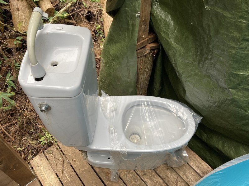 いただいたトイレの紹介 小屋暮らし34日目 一城ひとま Note