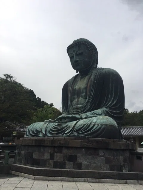 鎌倉の大仏 数々の災害をくぐり抜けたお姿｜konno kumiko