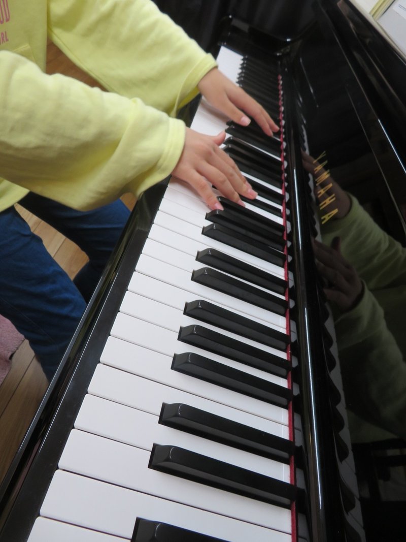 小学校６年生のnちゃんが弾く 戦場のメリークリスマス を聴きながら うっとり こんな素敵な曲が弾けるようになって 嬉しい限り O 福田洋子ピアノ 音楽教室 Note