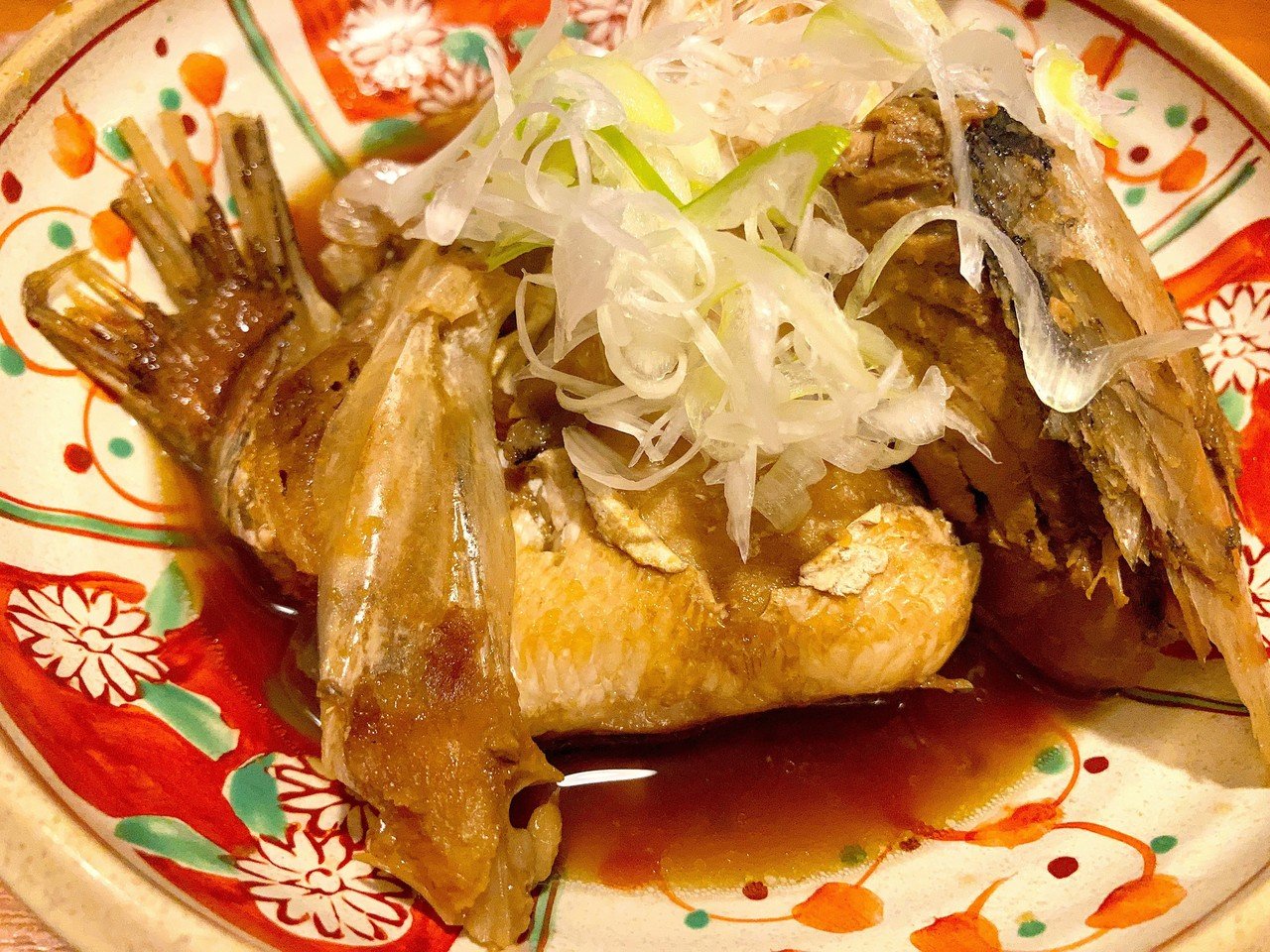 鯛のあら煮 断酒をした私は 酒が恋しくなるから封印していました でも美味いものは酒無しでも美味いはず 最近は酒を飲まなくても居酒屋に行って注文します それにしても 最近のワカモノは あら煮を食べさせても Yuta録 Note