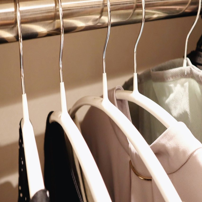 クローゼット収納 自分がしっくりくるローテーションで服を適正量に保つ 倉田 エリ ルームスタイリスト 出版コンシェルジュ Note