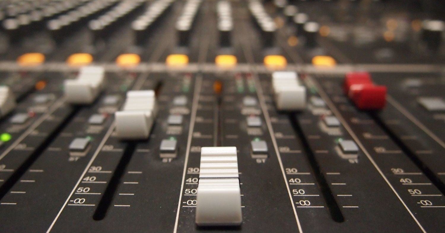 ヘッドセットをスマホとpcでつなぎ替えるのが面倒なのでオーディオミキサーを導入することを考えた件 藤井大輔 Jx通信社 Wisevine Note ヘッドセットをスマホとpcでつなぎ替えるのが面倒なのでオーディオミキサーを導入することを考えた件 藤井大輔 Jx通信社 Wisevine Note