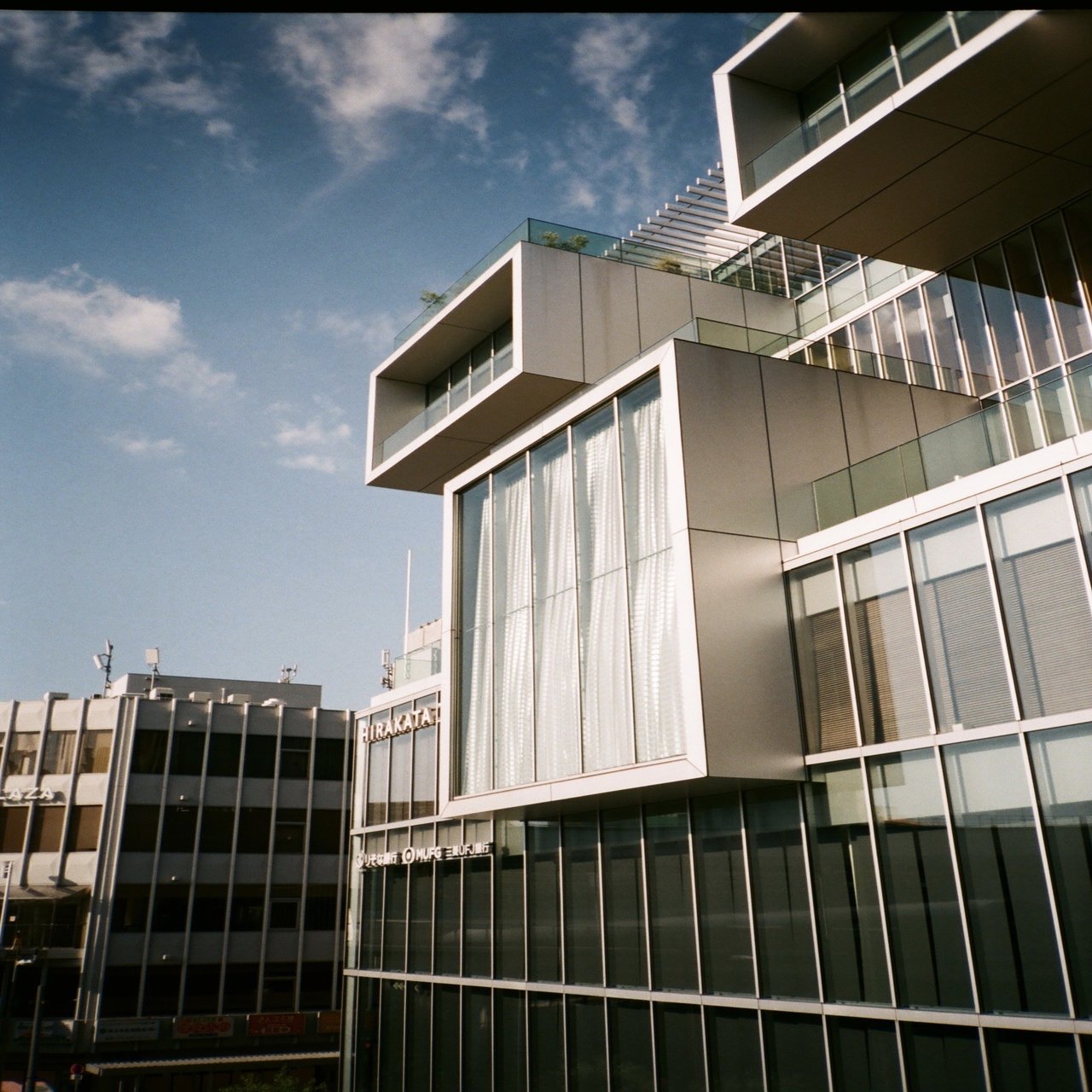 あれ？こんな写りだったかな？というようなRICOH MF-1・・・フィルムを