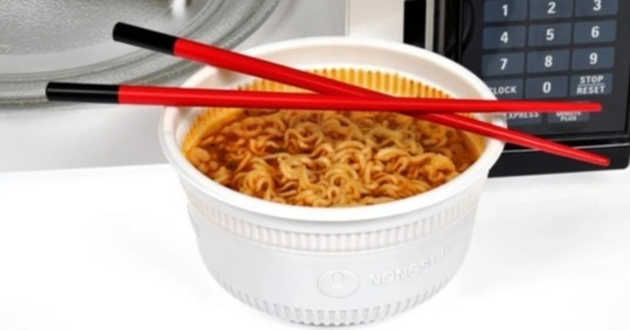 プラ容器が変形したら食べないほうがいいでしょうか 二分する回答に化学的な原理を添えて ゆきみな Note