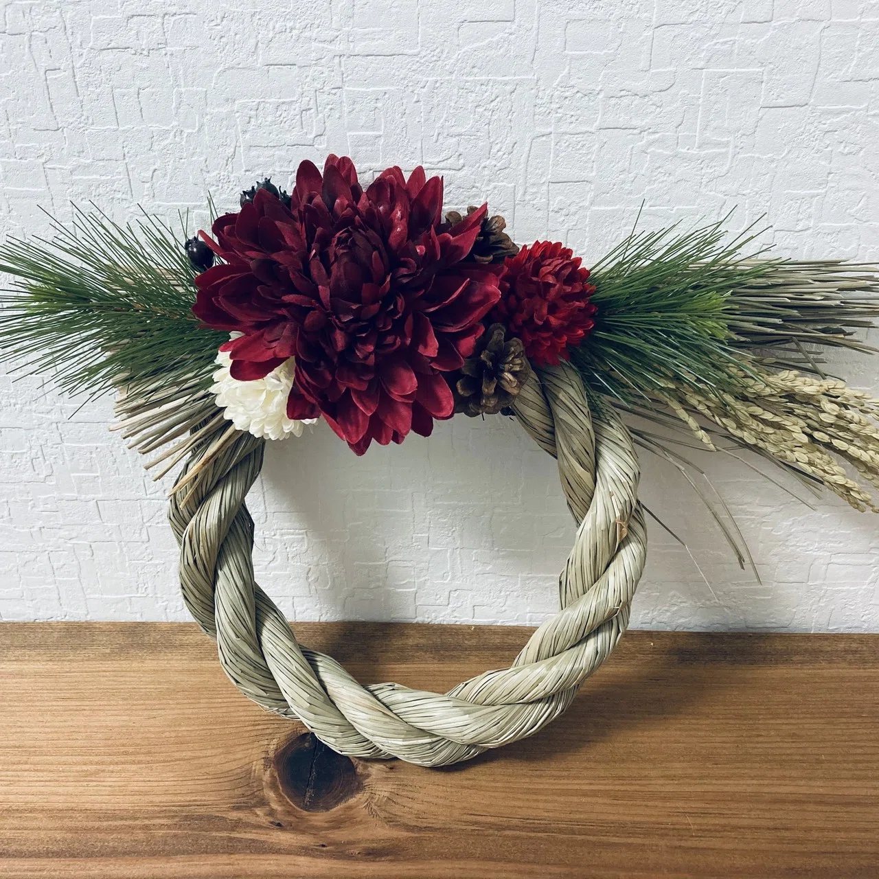 DIY】しめ縄リースを自作｜雪が降る
