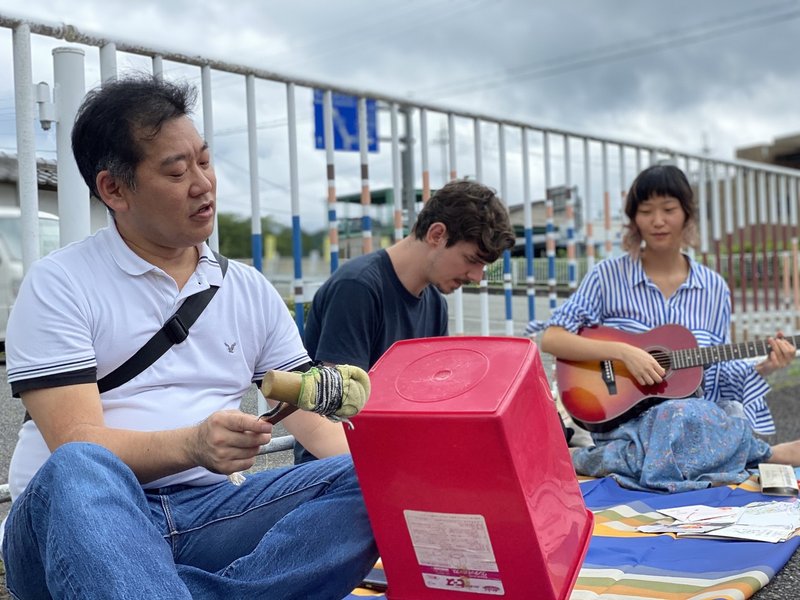 路上ライブ