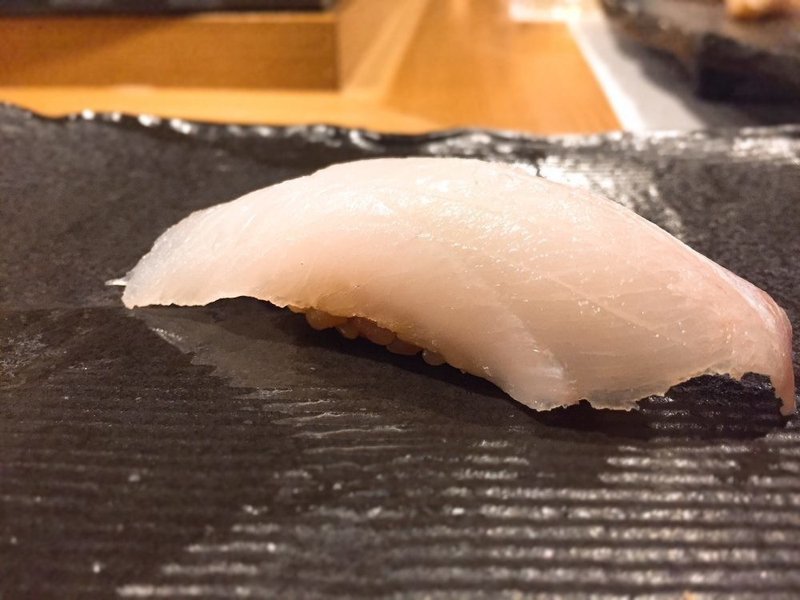 一つ一つのネタの楽しみ方が違って面白い 築地のお寿司屋さん 秀徳 演劇ごはん Note