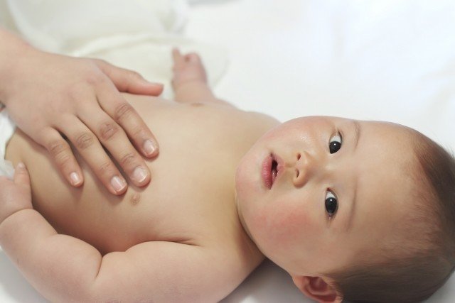 赤ちゃんが数日うんちをしていない 赤ちゃんのうんちの回数が減る理由と便秘の見分け方 Kulo Note