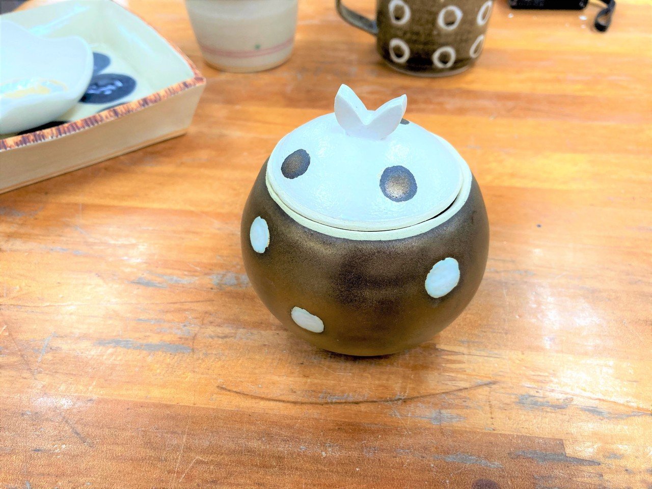 新品　ゆうのくも　水玉帽子が可愛いくまさんの蓋もの　陶芸作家 no.16 まんまるの蓋物（フタ付容器） 完成編｜Nao🍎＠陶芸主婦