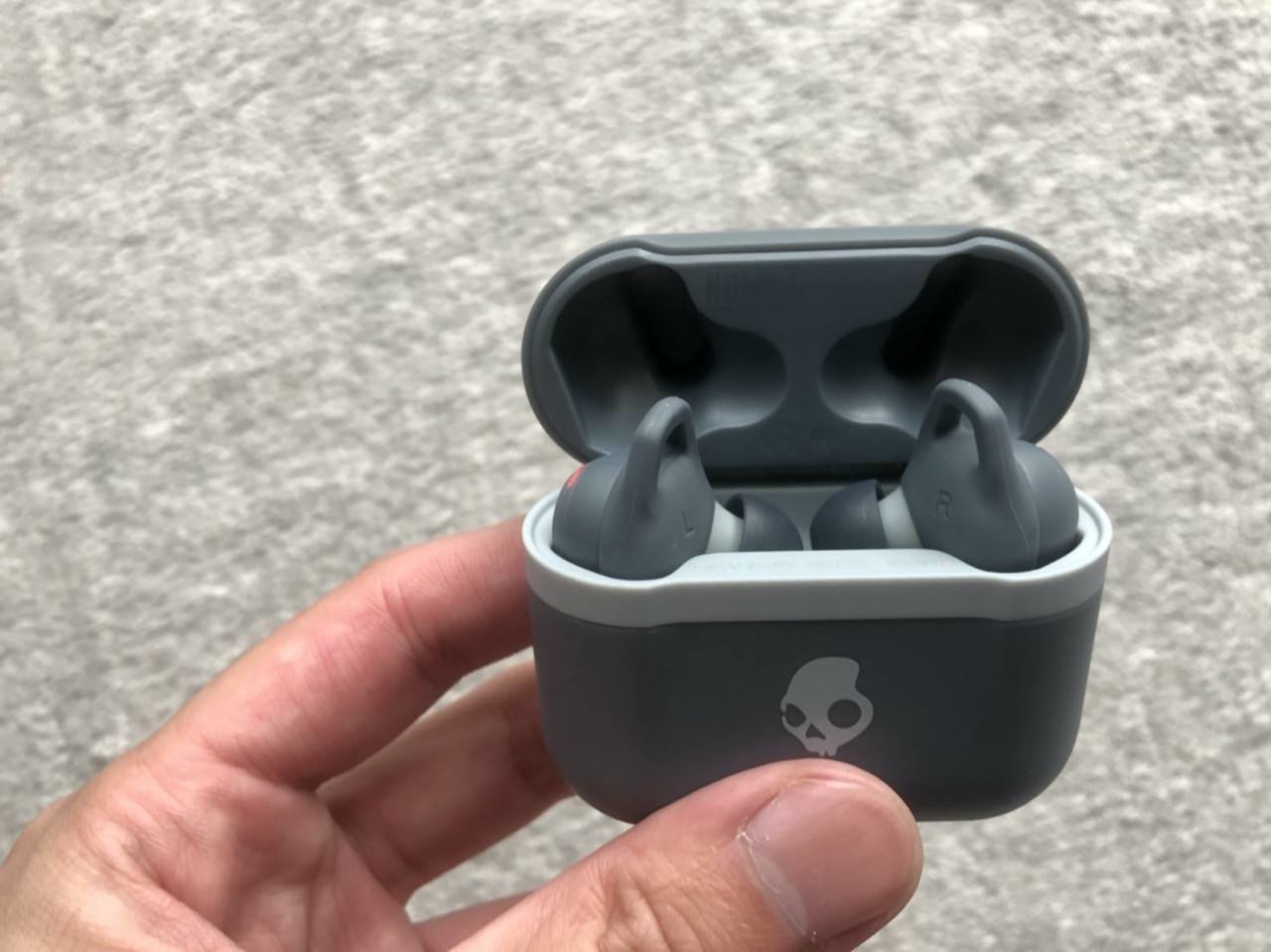 スカルキャンディのワイヤレスイヤホンIndy Evoをレビュー
