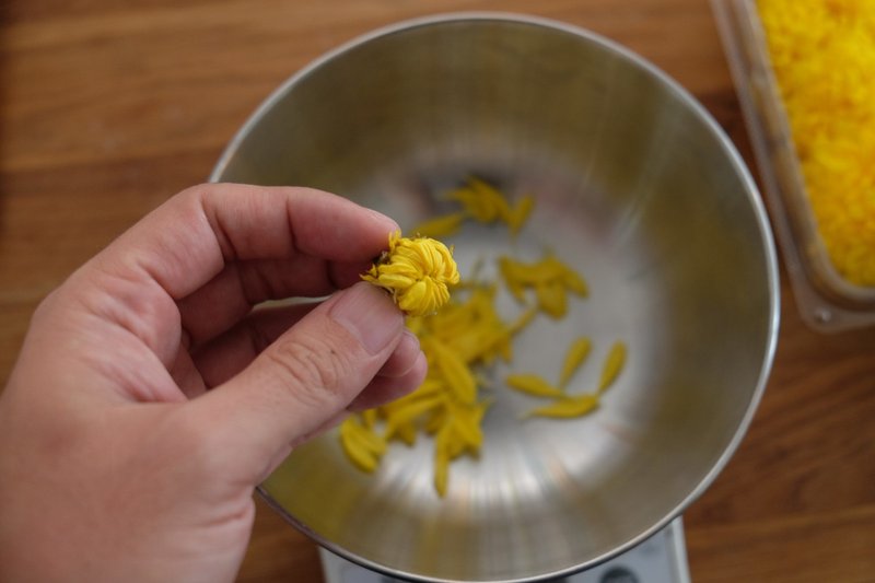 余った菊をジャムにしてみた 樋口直哉 Travelingfoodlab Note