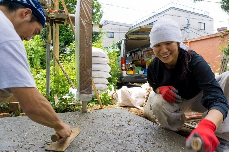 女性も大活躍の原田左官工業所 時代に求められる未来の職人とは 仕事旅行社 Note