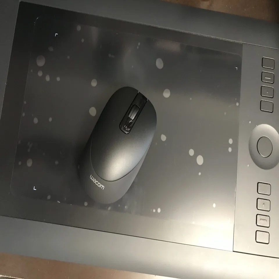 ようやくペンタブレットが手に入ったのでレビューしてみる。Wacom 