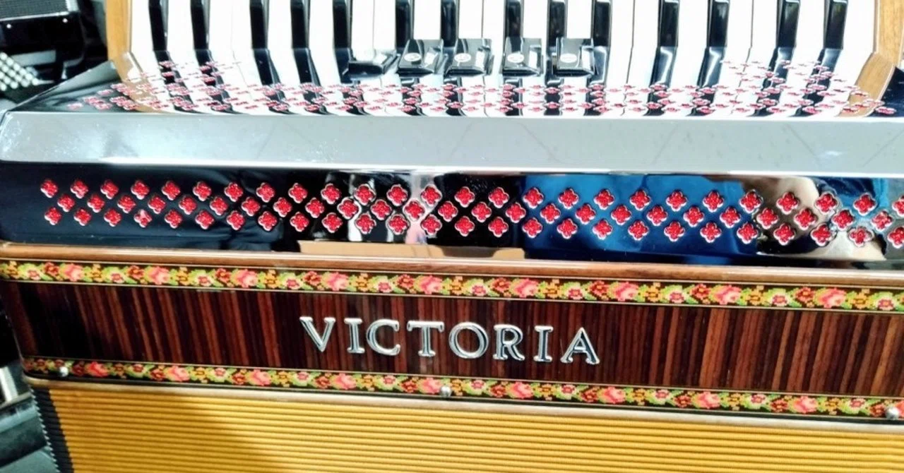 新品】VICTORIA パリサンドロ [A125ST]｜アコーディオン横丁