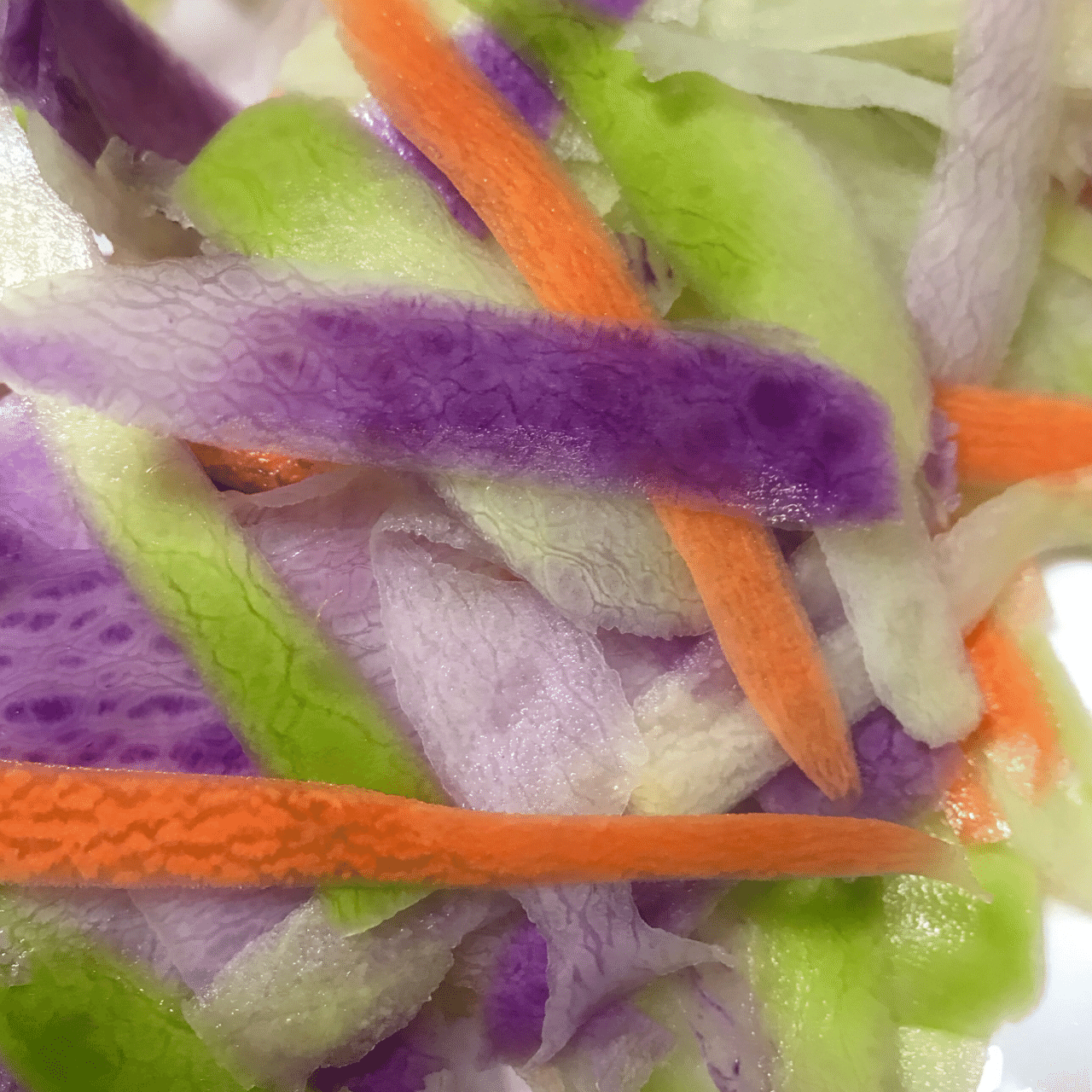 紫のカラフルな野菜サラダなど Soundsurfer サウ Note