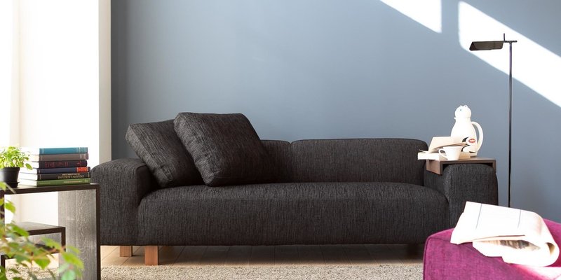 ソファでのpc作業が疲れる理由と快適に作業するためのソファ選び 日本を代表する国産ソファブランド Noyes Sofa100 Noyes ノイエス Note