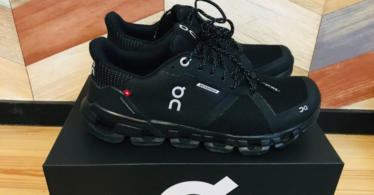 on ブラッククロステックスニーカー　24cm 29歳で持ち靴1足になった私が買った、スイス製「On」のオールブラック