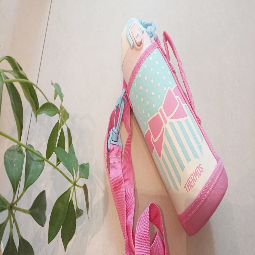 育児 2歳半頃から長 く使える水筒 公園でのかぶり率no 1のサーモス水筒はこれだ ちゃろ Note