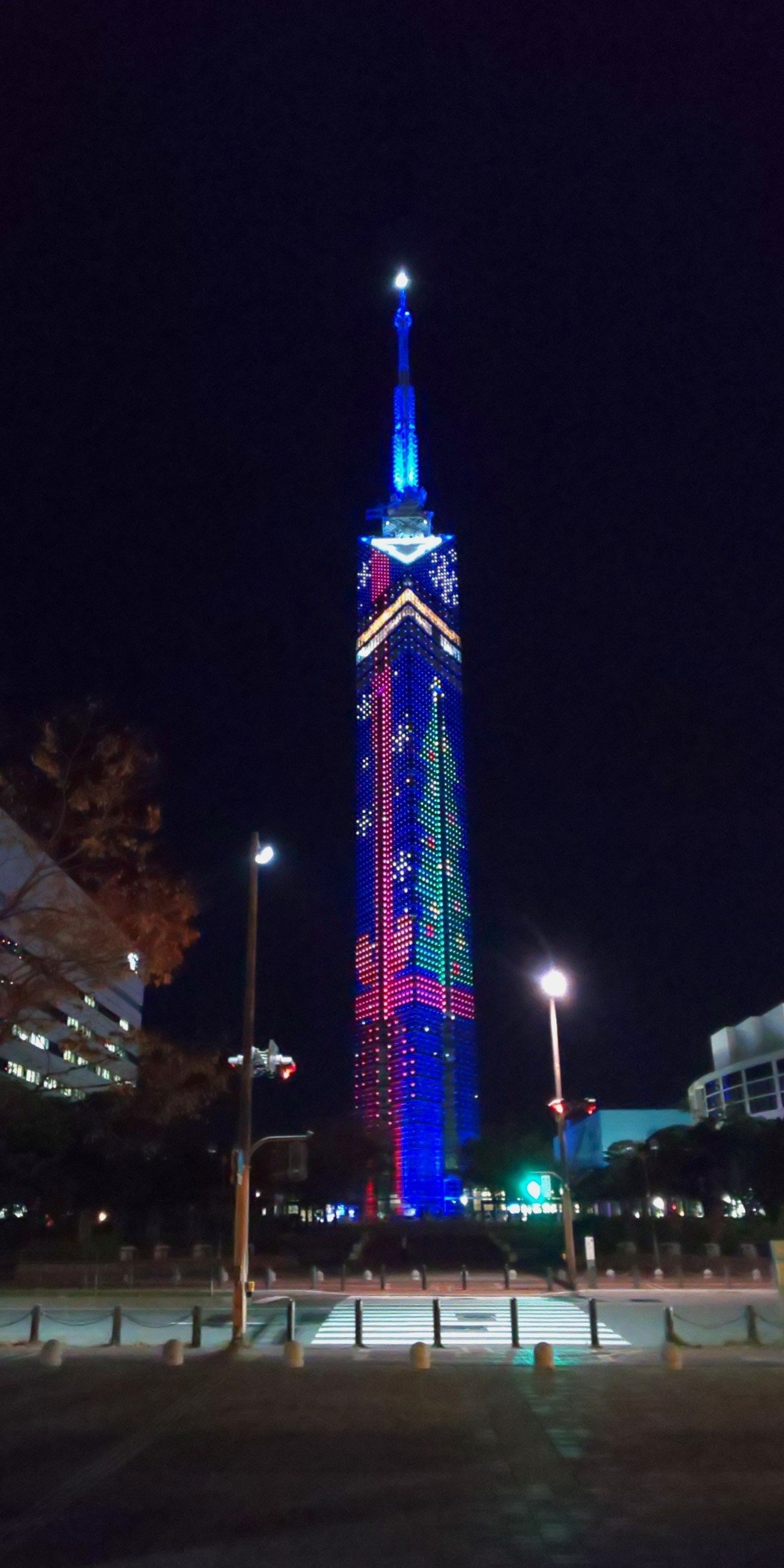 福岡タワー クリスマスイルミネーション と百道浜からの夜景 茂兄 Riderz5150 Note 福岡タワー クリスマスイルミネーション と百道浜からの夜景 茂兄 Riderz5150 Note