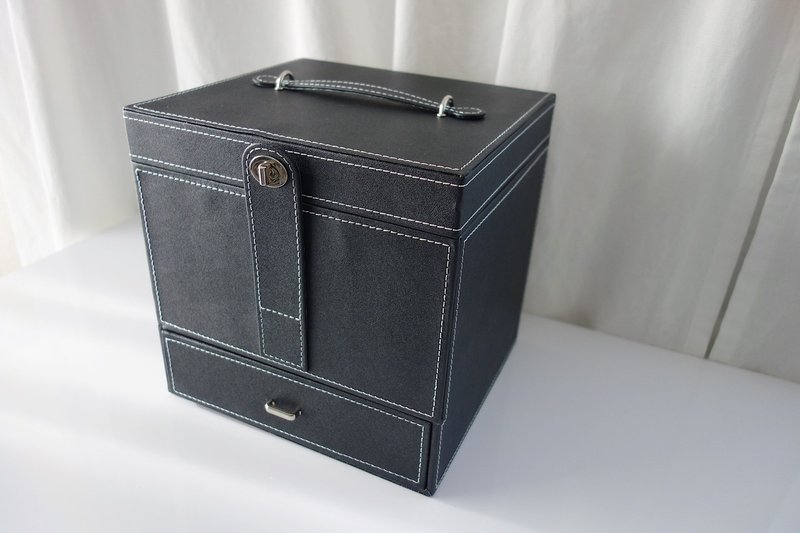 ニトリのコスメボックス Divinos Eri Note