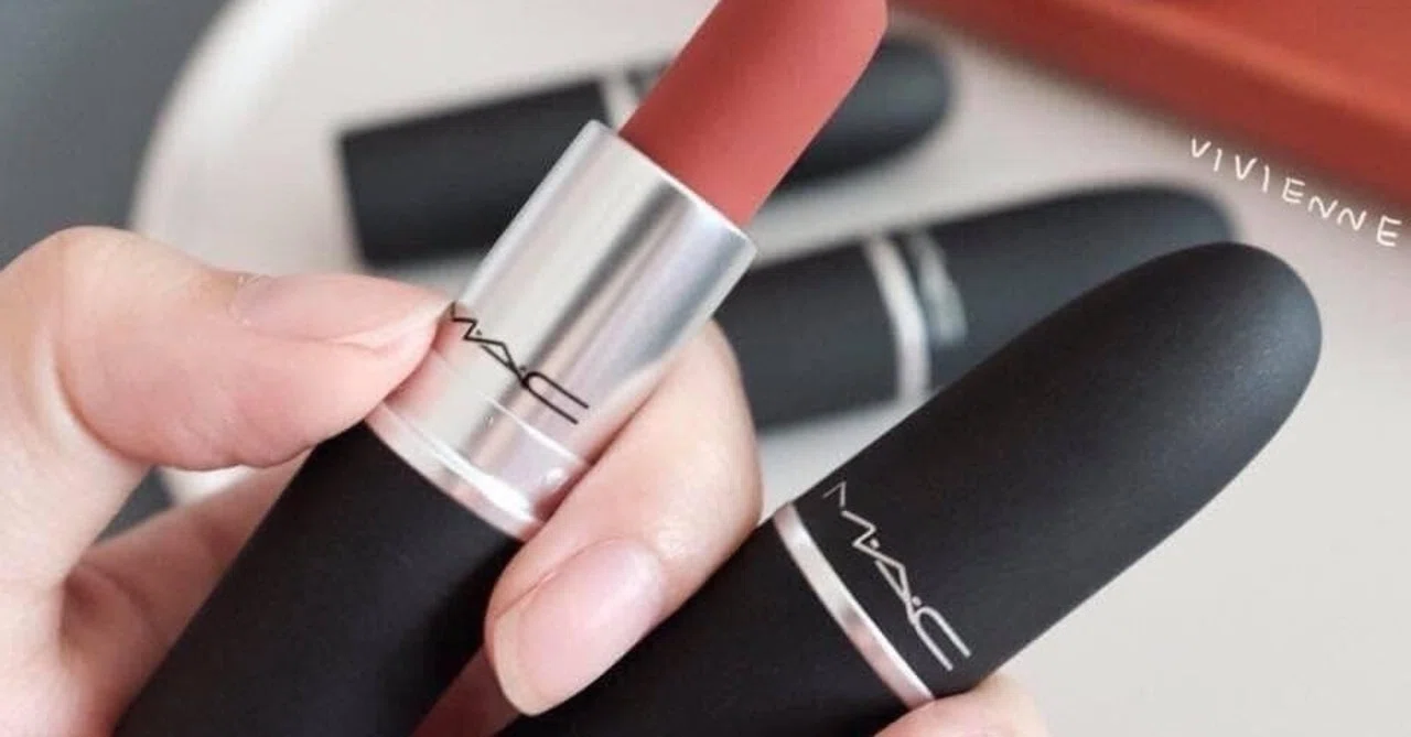 powder kiss sultry move