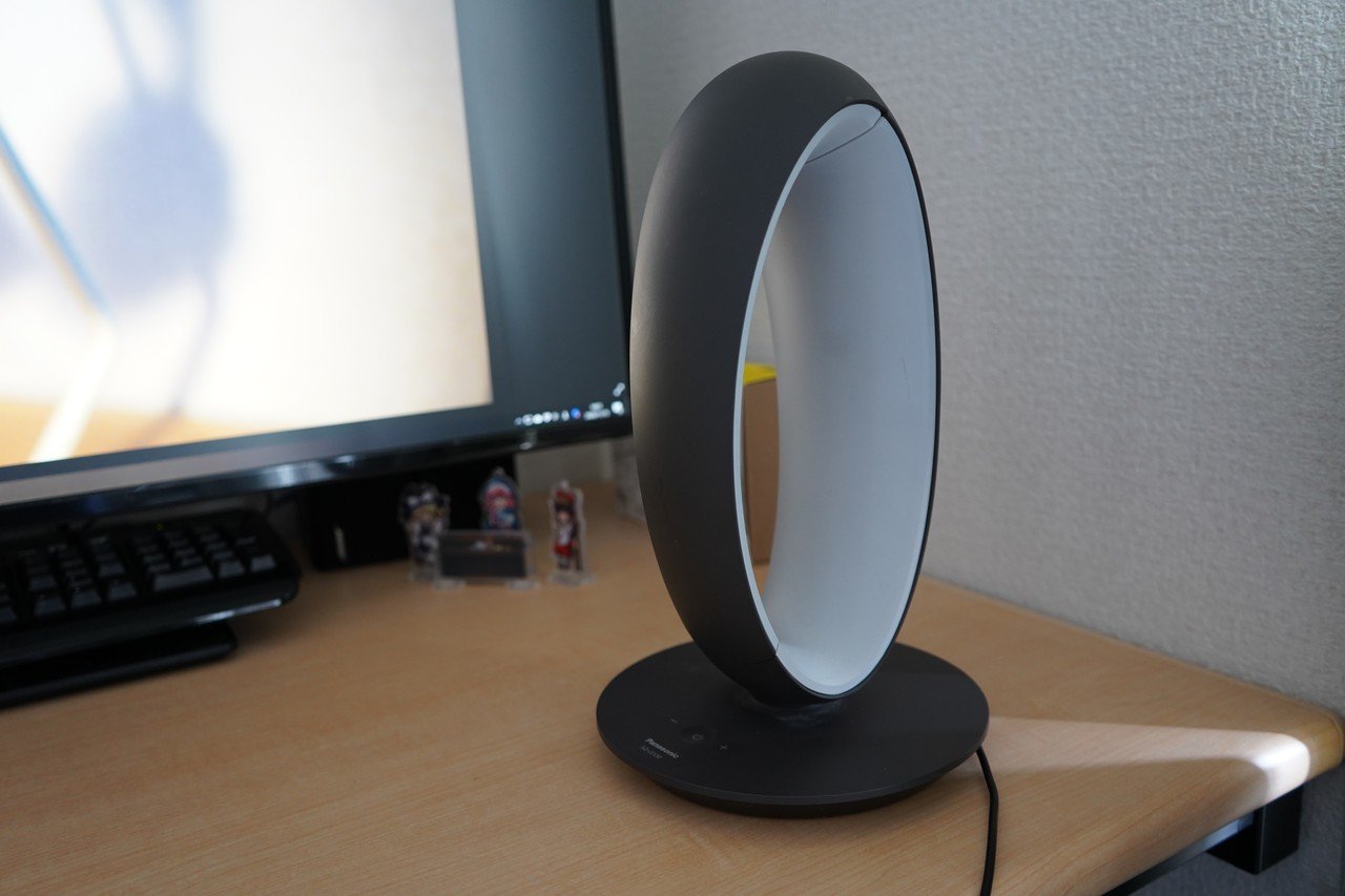 パナソニック　LEDデスクライトダークグレー　SQ-LE530 Amazon | パナソニック LEDデスクライトダークグレー仕上げ SQ