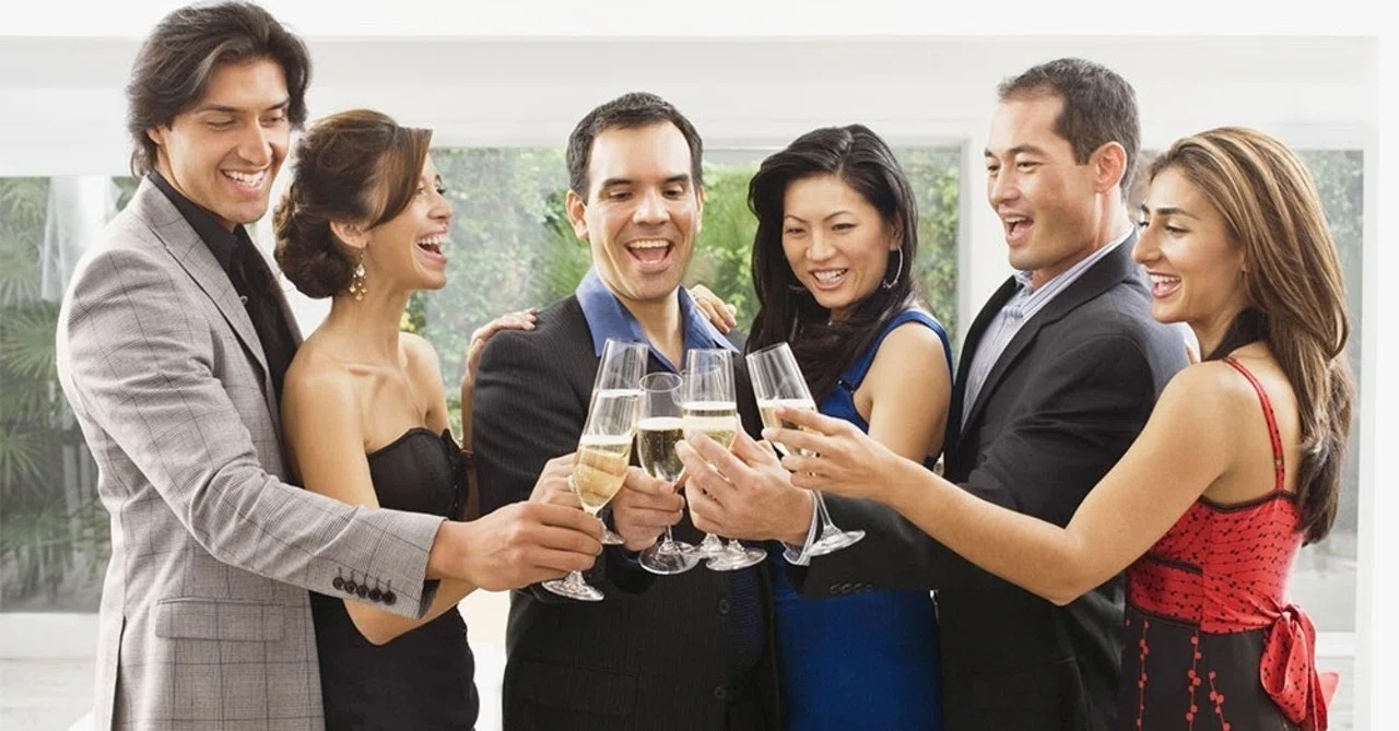 オンライン飲み会で 乾杯 ネイティブが使う乾杯フレーズ 1億人の英語 Note