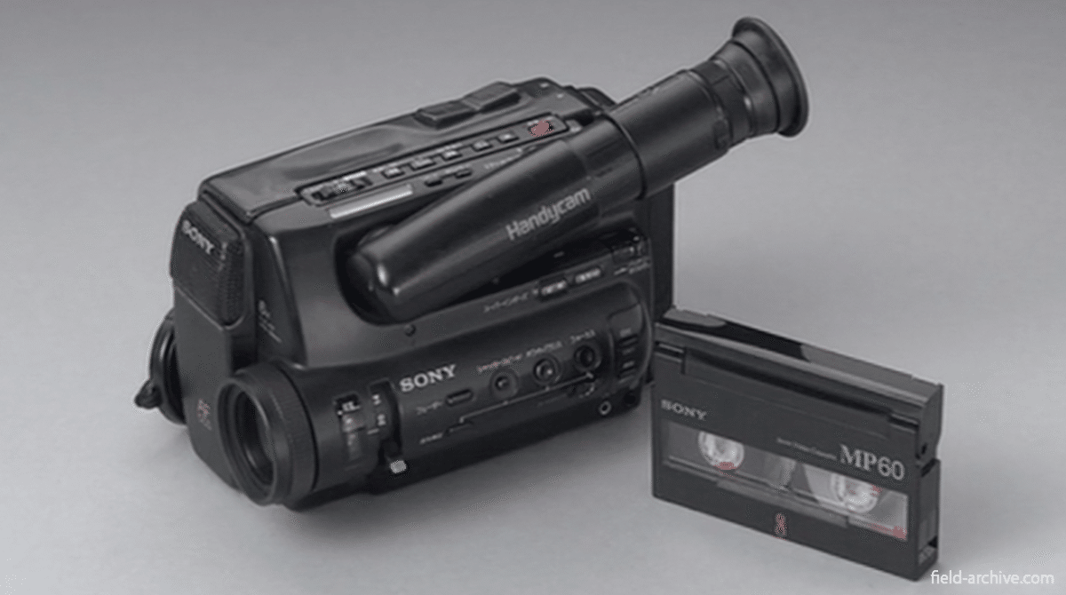 8mmテープのダビングに！ SONY ビデオカメラ CCD-TR75