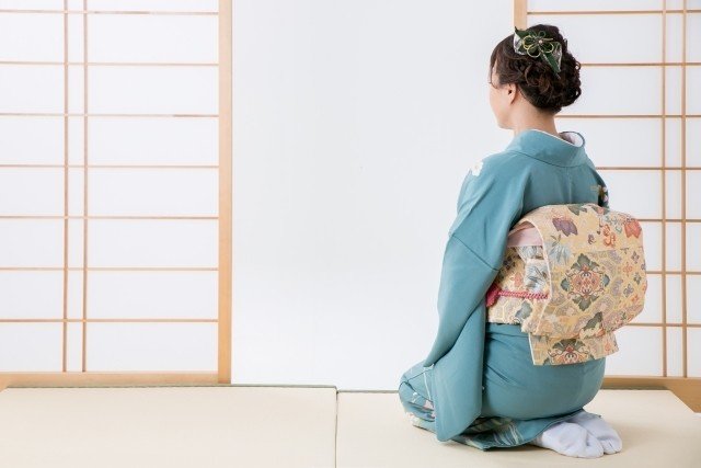 美しい所作 着物での基本的な動き方 飲食店のバイト求人を探すなら ペコリッチ