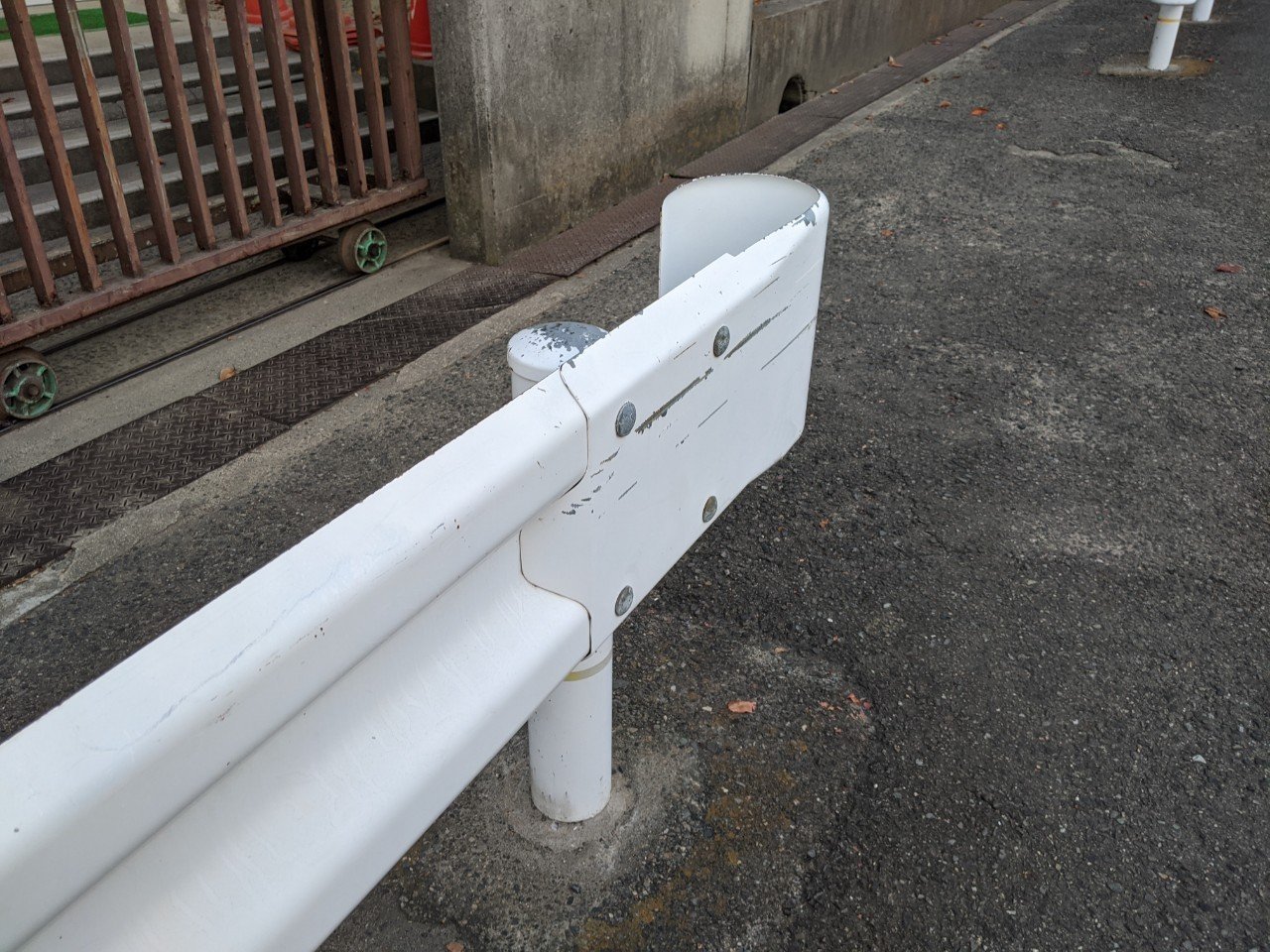 画像の違和感 2 3 ガードレールのデザイン 後編 デザイン思考と本質追究を楽しもう Note