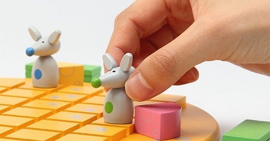 世界中のボードゲームファンを魅了する フランス生まれの知的対戦ゲーム Assiston Note