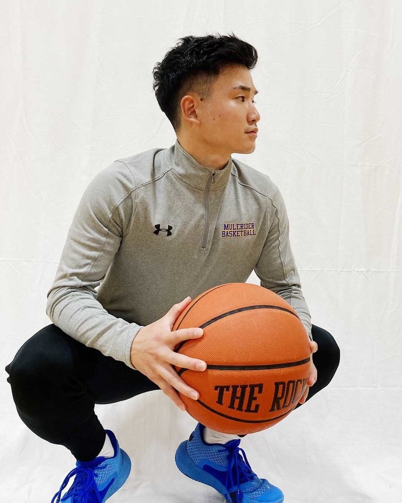 小さなバスケ少年がアメリカの大学でコーチになるまでの話 Player この世界にスポーツダイバーシティを Note 小さなバスケ少年がアメリカの大学でコーチになるまでの話 Player この世界にスポーツダイバーシティを Note