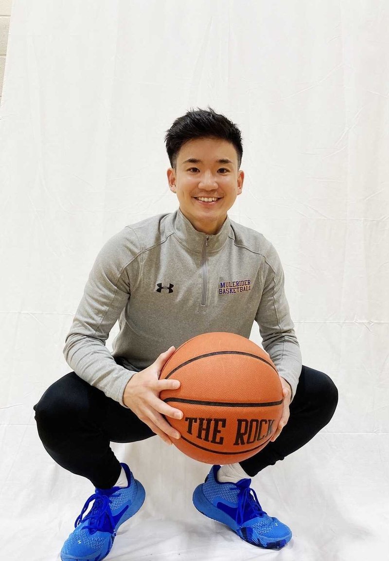 小さなバスケ少年がアメリカの大学でコーチになるまでの話 Player この世界にスポーツダイバーシティを Note 小さなバスケ少年がアメリカの大学でコーチになるまでの話 Player この世界にスポーツダイバーシティを Note
