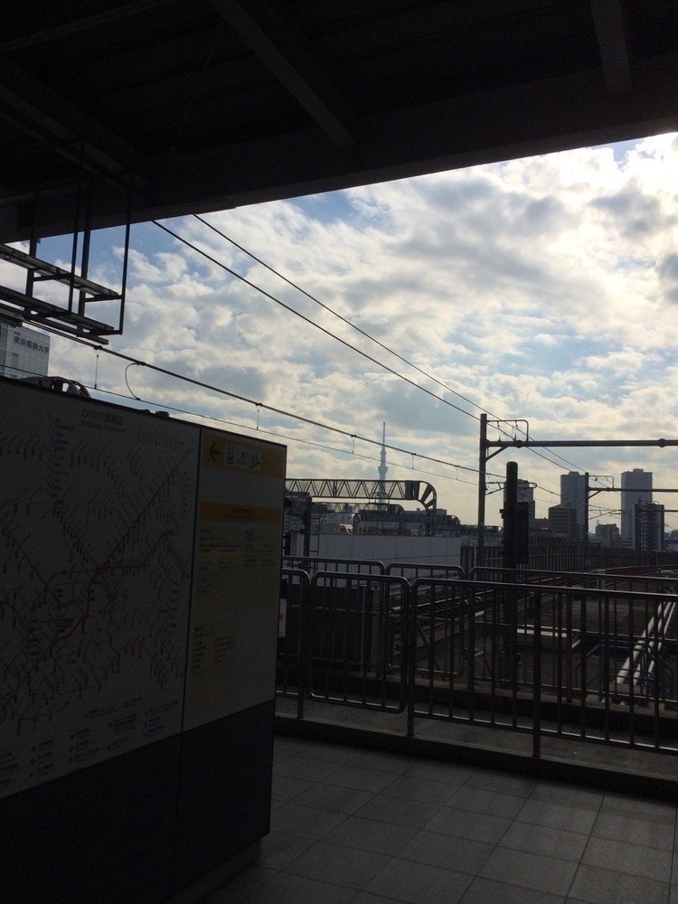 恵比寿駅の空
まぁ、一つ前のnoteで、恵比寿マルシェに行っているのばれているだろうけど。