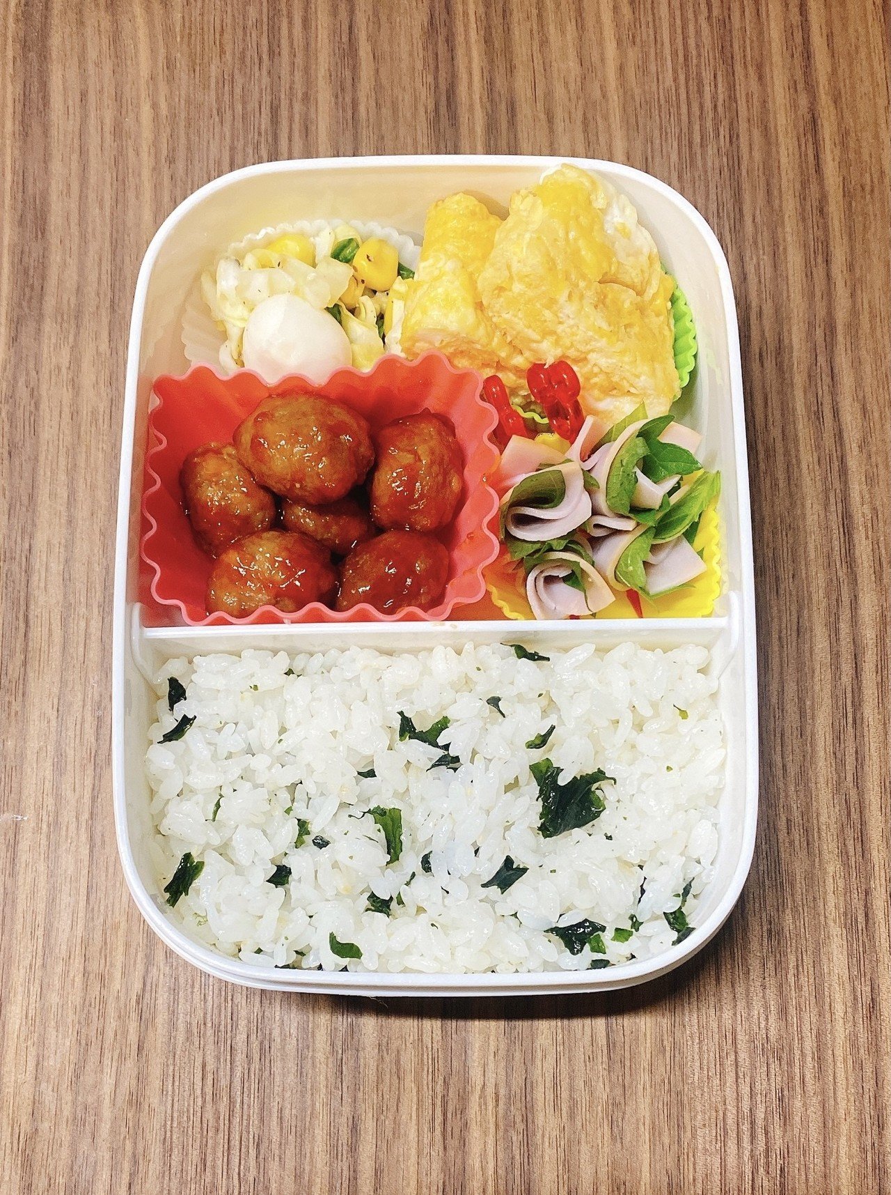 今日のお弁当 今日はミートボール わかめご飯は ちょっとわかめが多過ぎたかな 野菜サラダにコストコで仕入れた冷凍 モッツァレラチーズを添えてみた Mii Note 今日のお弁当 今日はミートボール わかめご飯は ちょっとわかめが多過ぎたかな 野菜サラダにコストコで仕入れた冷凍 モッツァレラチーズを添えてみた Mii Note