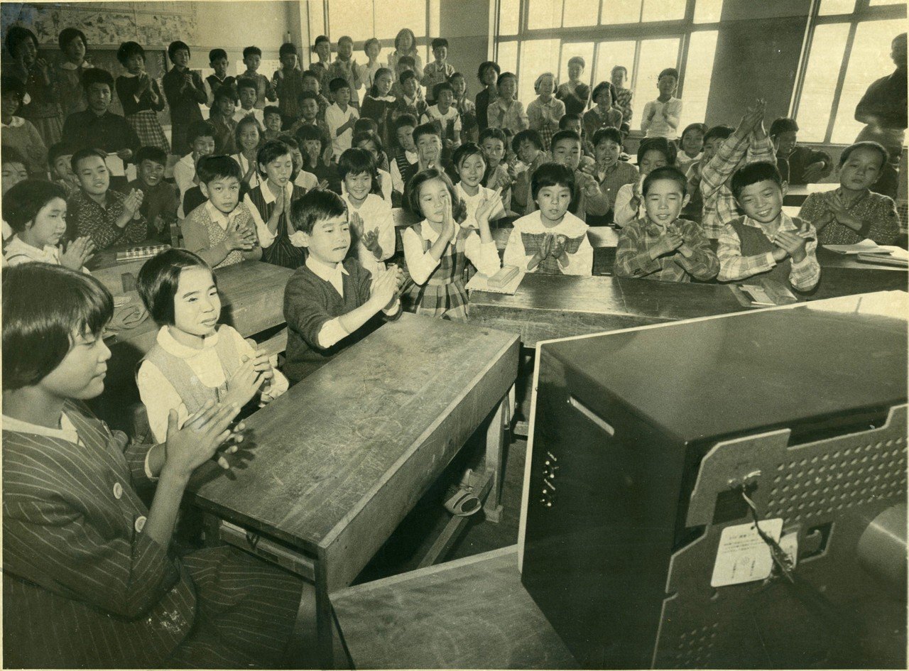 【秘蔵カラー写真で振り返る】秋晴れの「1964東京五輪」開会式 ...