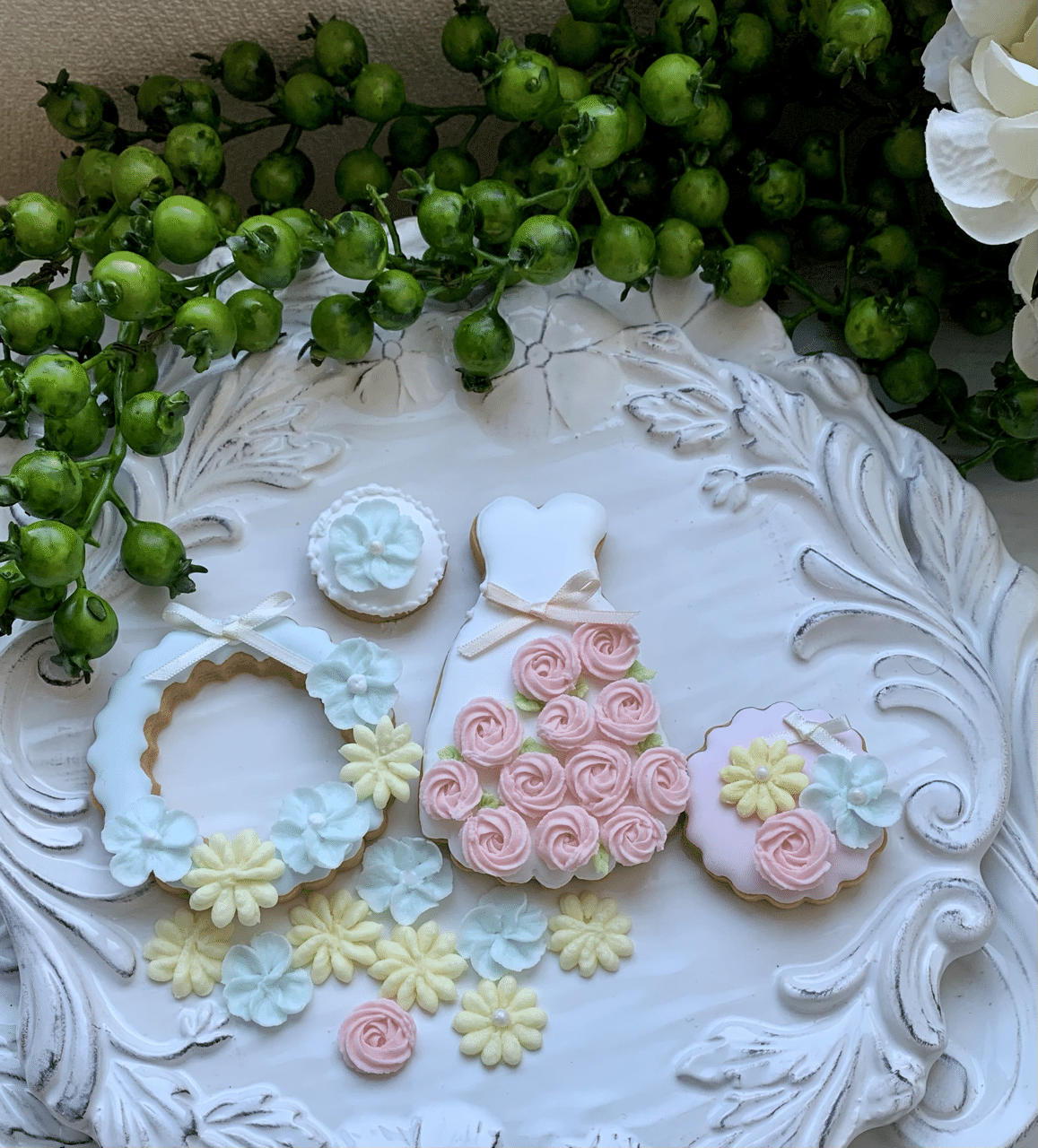 くるくるひらりアイシングで花絞り こういうちっちゃいのを作るの好き ロザス デイジー 5枚花 アイシングクッキー 花絞り Rosegarden Mayu Kiy3 Note くるくるひらりアイシングで花絞り こういうちっちゃいのを作るの好き ロザス デイジー 5枚花 アイシングクッキー 花絞り Rosegarden Mayu Kiy3 Note