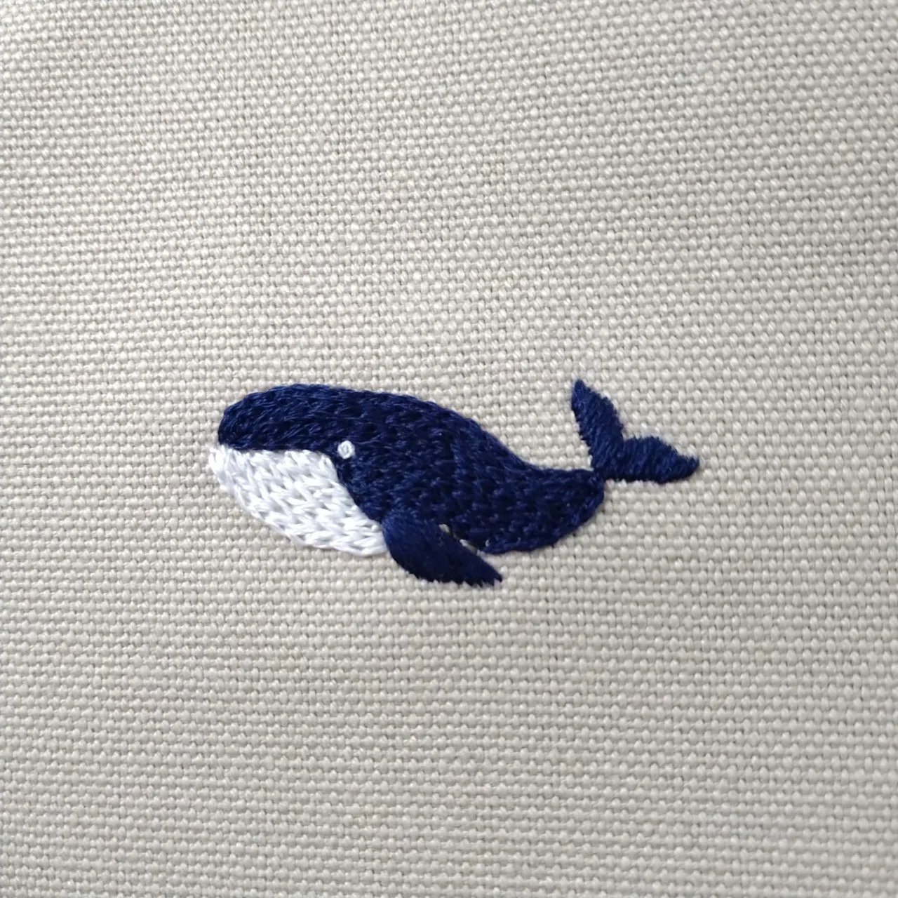 クジラとサンゴの刺繍タペストリー 🌼制作ノート🌼18｜Apostrophe+s 刺繍雑貨作家