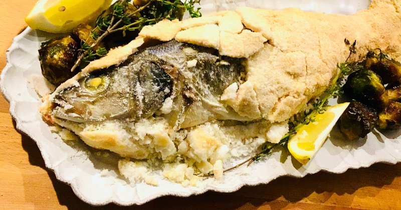 スズキの塩釜焼き ハーブバターソースとともに ユイじょり Note