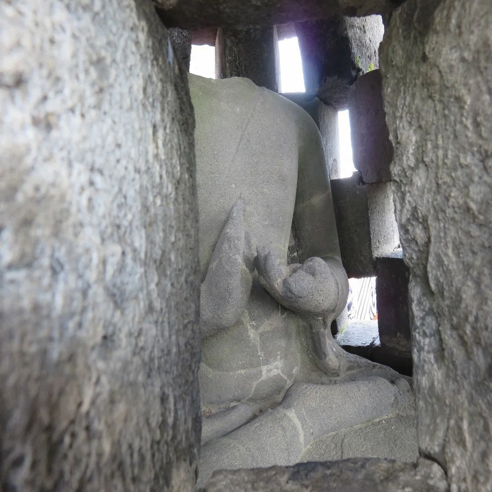 世界最大の仏教寺院であるボロブドゥール遺跡の謎｜kenhappy